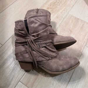 Jellypop mute stone fashion boot size 10